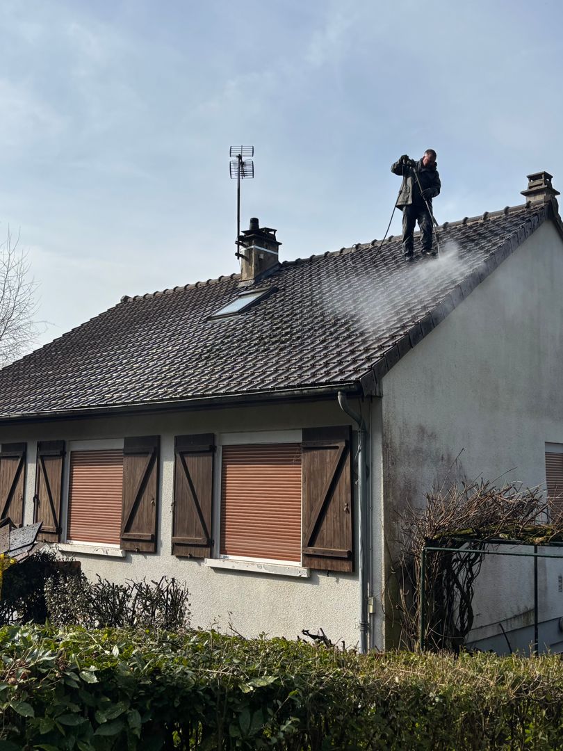 décapage peinture toiture Reims